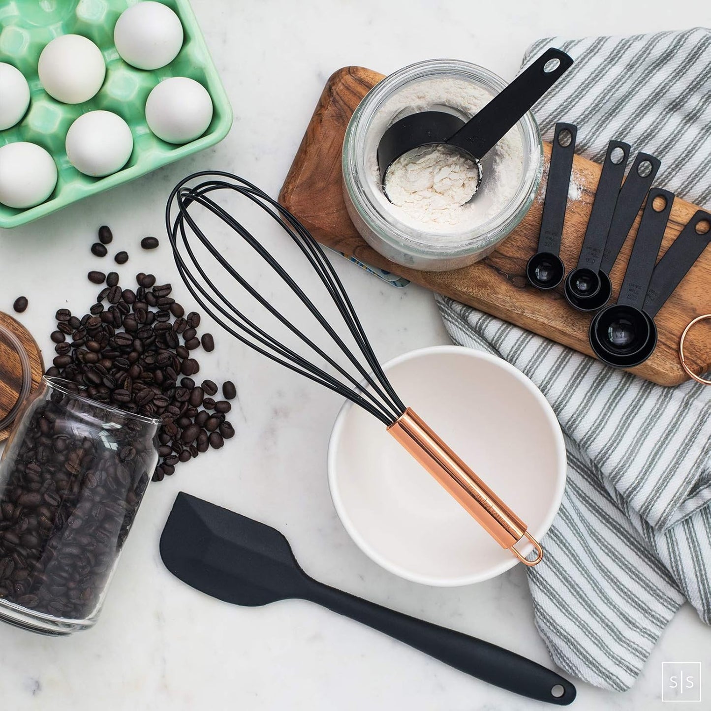 Black and Copper Cooking Utensils with Stainless Steel Copper Utensil Holder - 18-Piece Nylon Kitchen Utensils Set with Holder Includes Black & Copper Measuring Spoons, Black & Copper Measuring Cups
